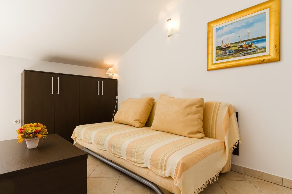 Apartments Vukelic Klenovica Oda fotoğraf