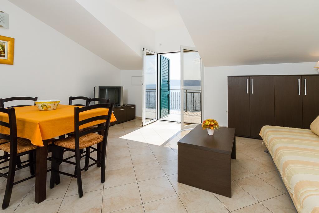 Apartments Vukelic Klenovica Oda fotoğraf