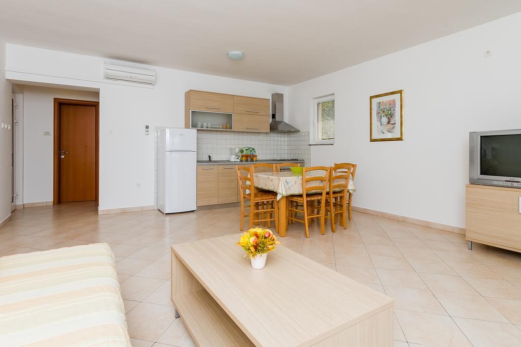 Apartments Vukelic Klenovica Oda fotoğraf